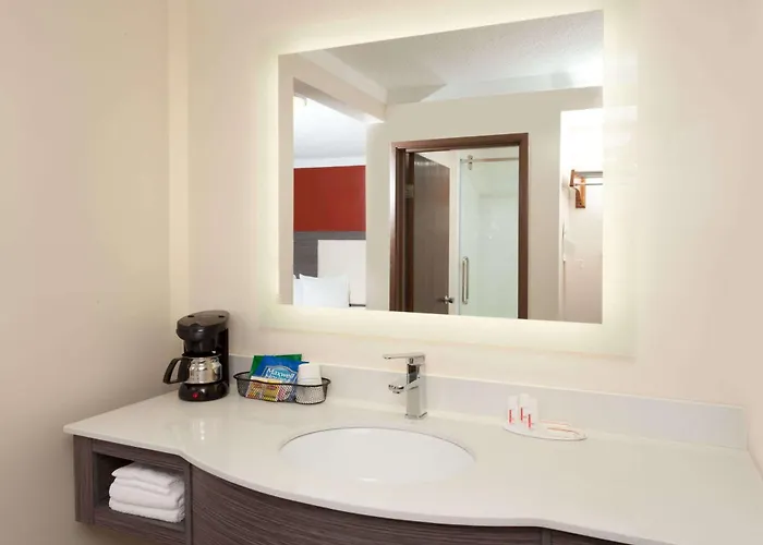 Hotel Baymont By Wyndham Chicago/alsip